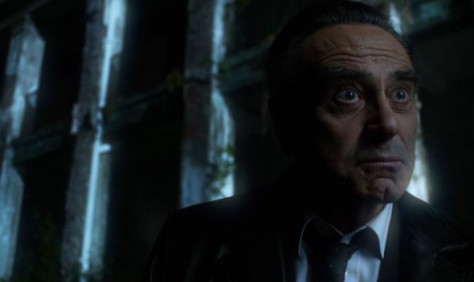 Dan Hedaya as Detective Dix